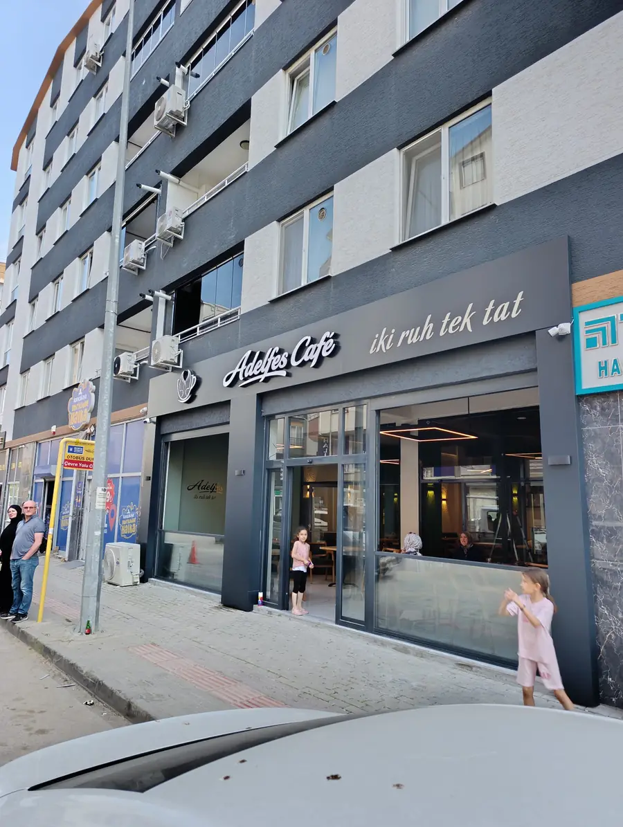 Paslanmaz çelik gövdeli kutu harf tabela uygulaması